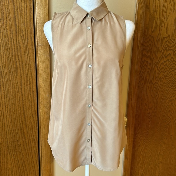 Set of three tops one from Universal Thread and two from A New Day size small. - Picture 9 of 14